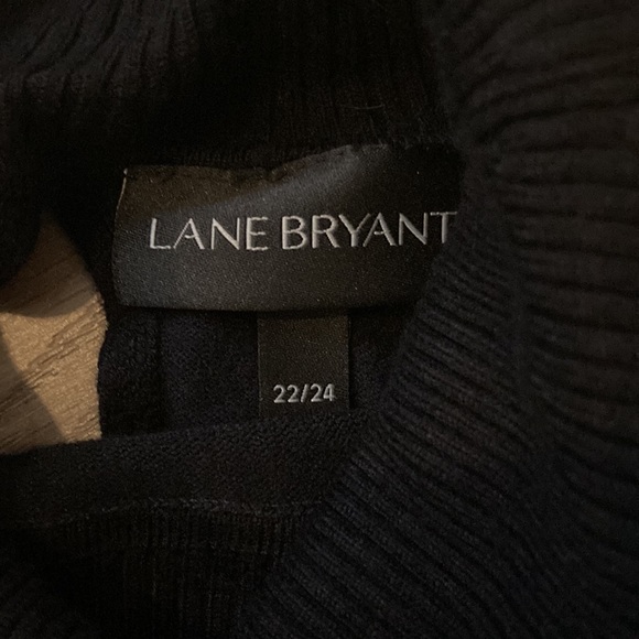 Lane Bryant lightweight short sleeve sweater with keyhole back - Picture 3 of 4